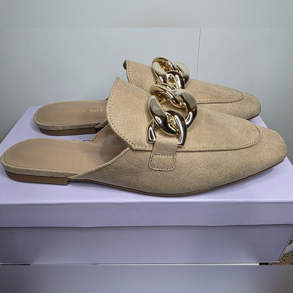 Madden Girl Women's Tan Faux Leather Squireee Mule Gold Chain Size 8.5
